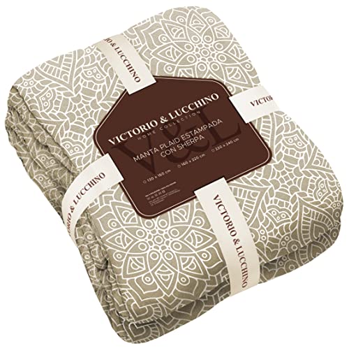 Victorio & Lucchino Manta Plaid Beverly Estampada con Borreguito Sherpa - Manta Suave para el Sofa o...